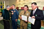 Coronel Bombeiro Carlos Helbingen Júnior, Coronel Divino Alves de Oliveira e Governador Marconi Perillo recebem Comenda de Mérito Acadêmico
