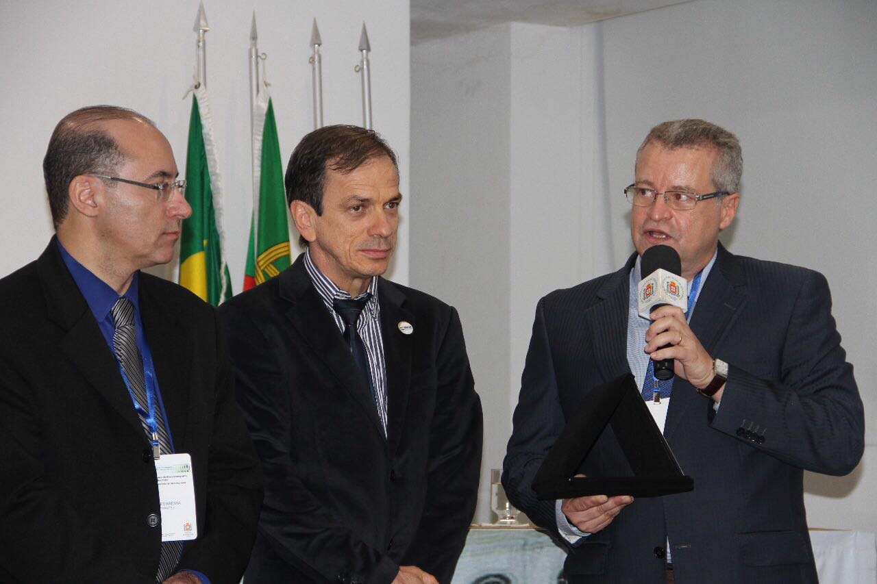 Presidente da SBUS, Prof. Dr. Waldemar Naves do Amaral, é homenageado em Pernambuco