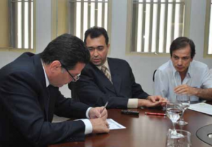 Departamento de Ginecologia e Obstetrícia do HC se reúne com Marconi Perillo